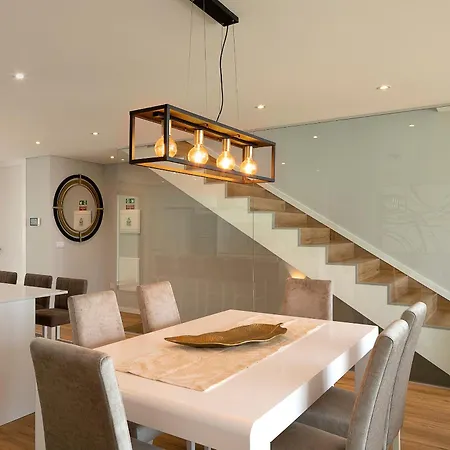 Joy, Moderna E Sofisticada *