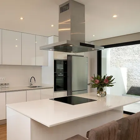 Joy, Moderna E Sofisticada