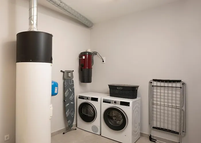 Joy, Moderna E Sofisticada * Φουνκάλ