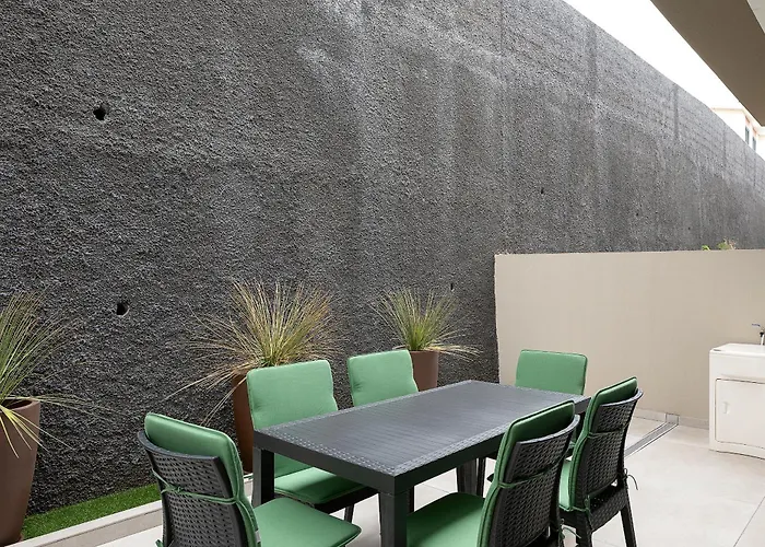 Joy, Moderna E Sofisticada Φουνκάλ